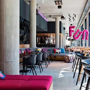 مطار فيينا Moxy فندق سخويشات